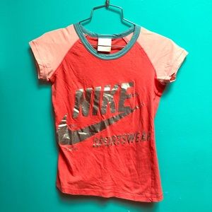 graphic tee • nike